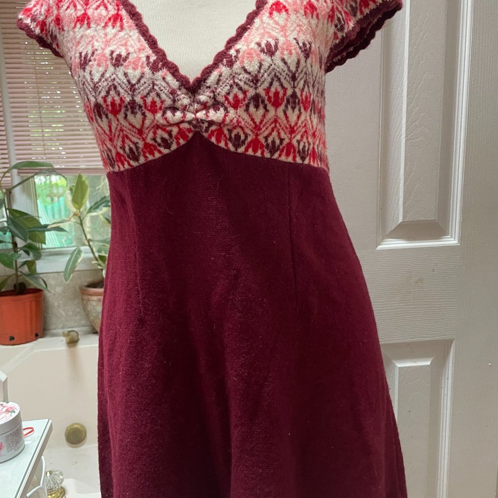 Free people knit sweater dress Burgundy with flowers pattern size M